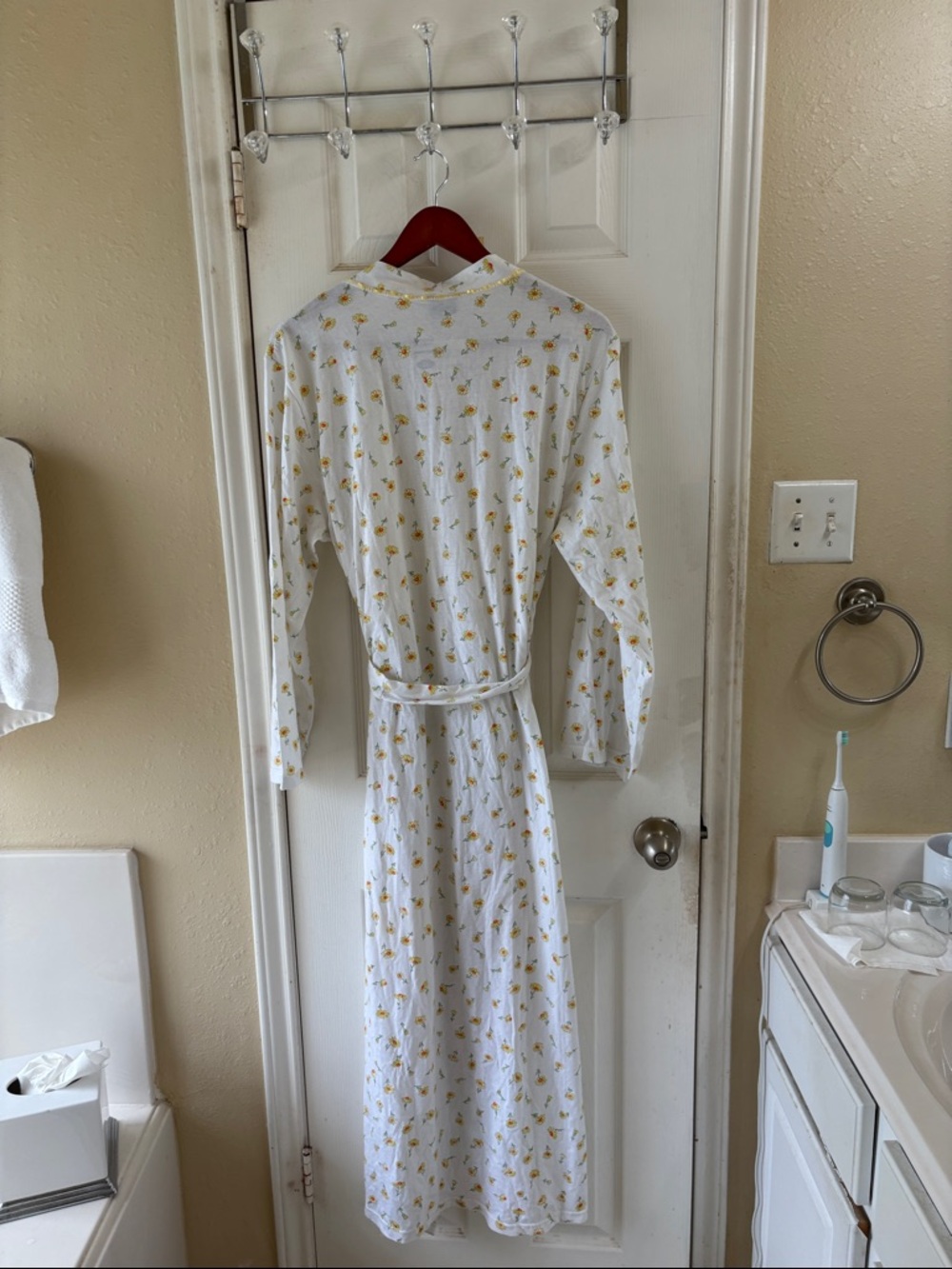 La Luna White Floral Long Robe with Yellow Motif. 100% cotton. NWT - Picture 4 of 6